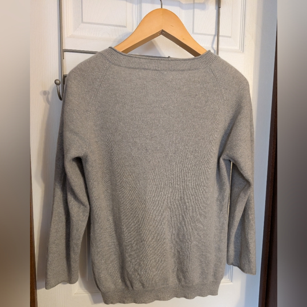 Poetry Cashmere Women's V-Neck Sweater in Gray - Picture 3 of 8